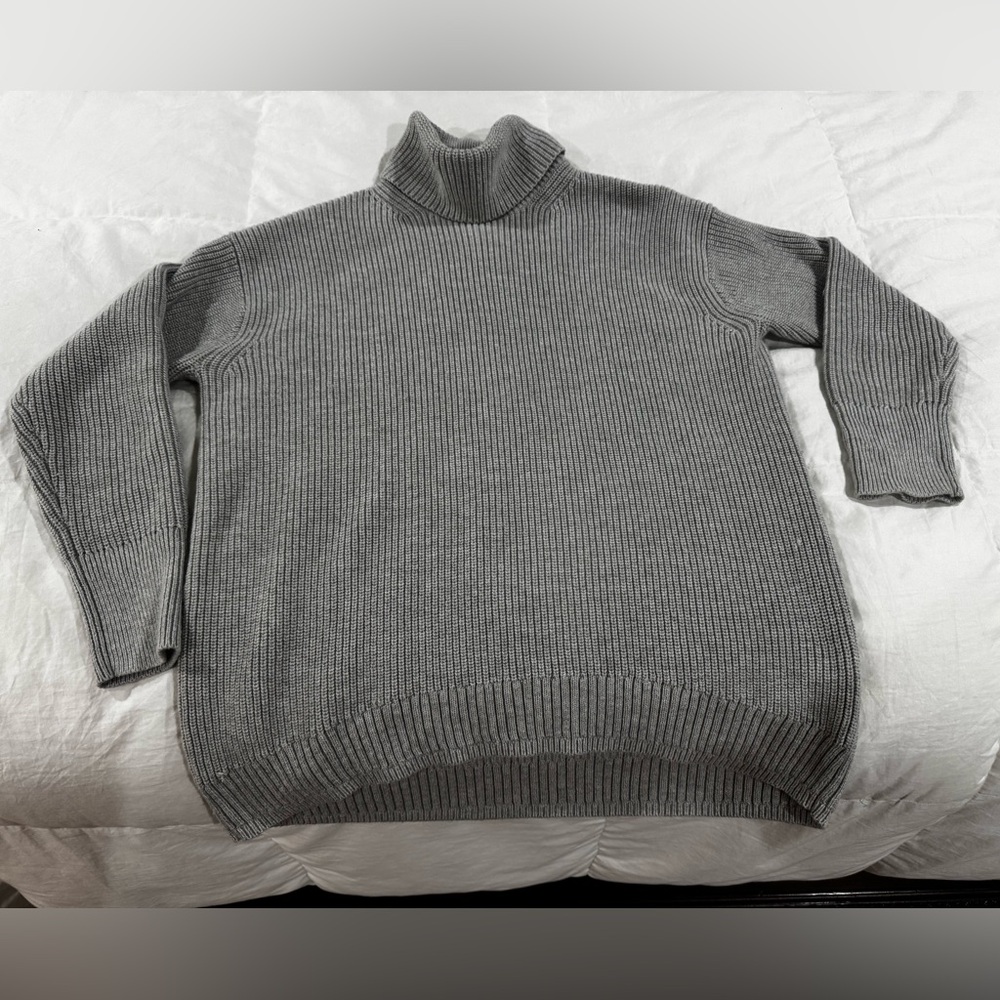Cozy Gray Ribbed Turtleneck Sweater